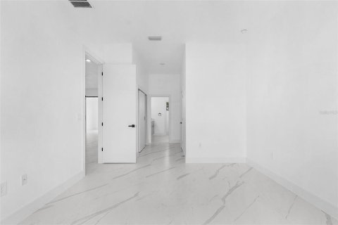 House in Rotonda, Florida 3 bedrooms, 168.43 sq.m. № 1777962 - photo 18
