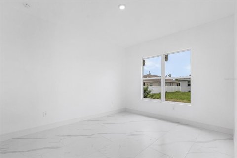 House in Rotonda, Florida 3 bedrooms, 168.43 sq.m. № 1777962 - photo 19