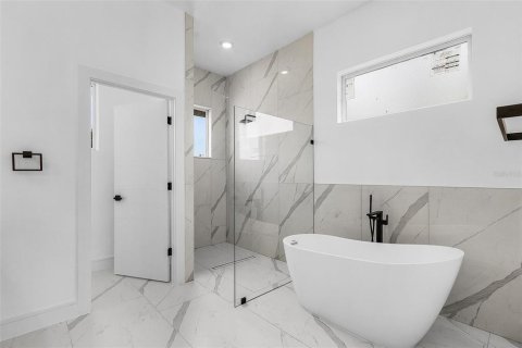 House in Rotonda, Florida 3 bedrooms, 168.43 sq.m. № 1777962 - photo 21