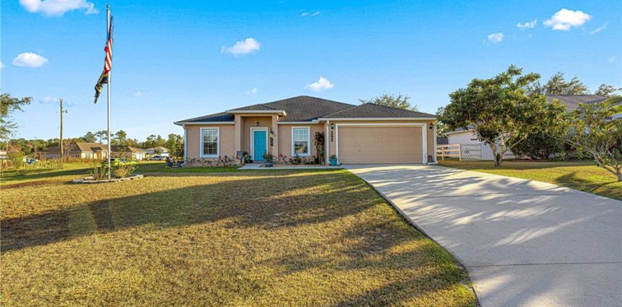 House in Ocala, Florida 3 bedrooms, 177.44 sq.m. № 1719493