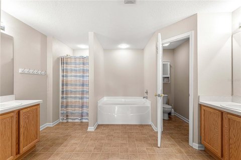 House in Ocala, Florida 3 bedrooms, 177.44 sq.m. № 1719493 - photo 21