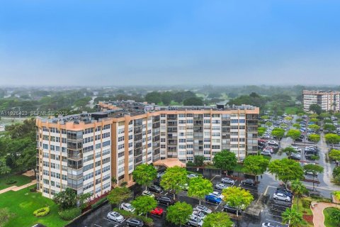 Condo in Pembroke Pines, Florida, 3 bedrooms № 1987249 - photo 30