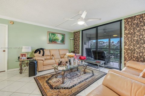Condo in Pembroke Pines, Florida, 3 bedrooms № 1987249 - photo 4