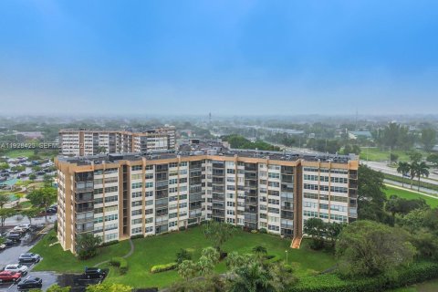 Condo in Pembroke Pines, Florida, 3 bedrooms № 1987249 - photo 18