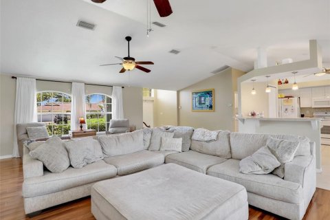 House in Cape Coral, Florida 3 bedrooms, 166.85 sq.m. № 1838336 - photo 12