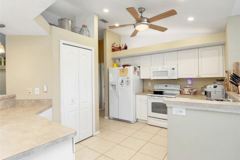 House in Cape Coral, Florida 3 bedrooms, 166.85 sq.m. № 1838336 - photo 14