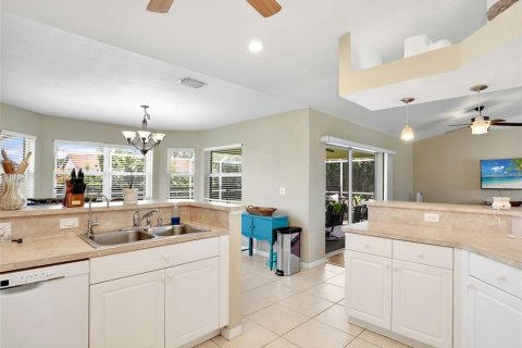 House in Cape Coral, Florida 3 bedrooms, 166.85 sq.m. № 1838336 - photo 16