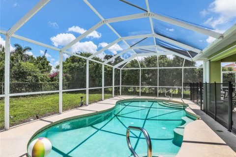 House in Cape Coral, Florida 3 bedrooms, 166.85 sq.m. № 1838336 - photo 21