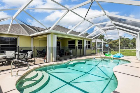 House in Cape Coral, Florida 3 bedrooms, 166.85 sq.m. № 1838336 - photo 22