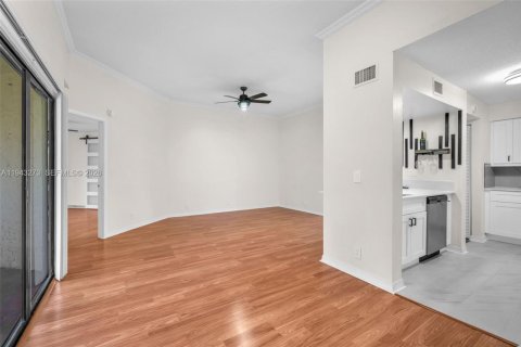 Condo in Plantation, Florida, 2 bedrooms  № 2003831 - photo 21