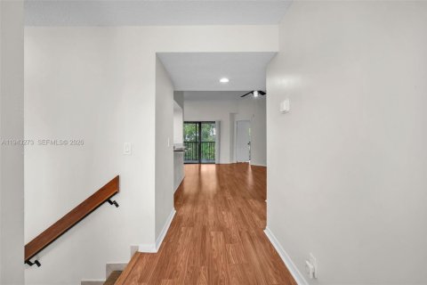 Condo in Plantation, Florida, 2 bedrooms  № 2003831 - photo 15