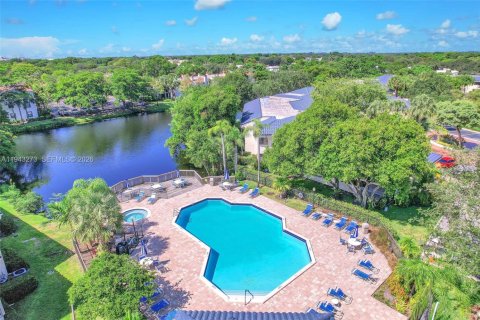 Condo in Plantation, Florida, 2 bedrooms  № 2003831 - photo 6