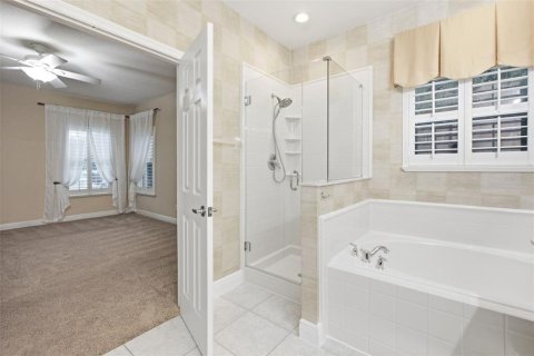 Townhouse in Oviedo, Florida 4 bedrooms, 203.64 sq.m. № 2408050 - photo 28