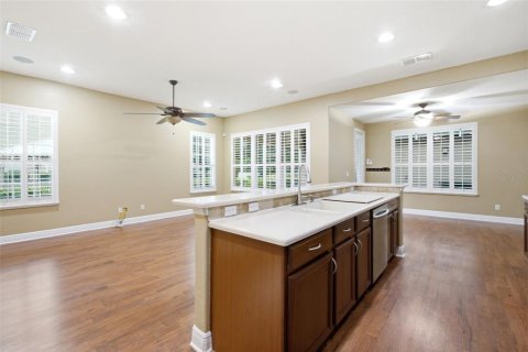 Townhouse in Oviedo, Florida 4 bedrooms, 203.64 sq.m. № 2408050 - photo 11