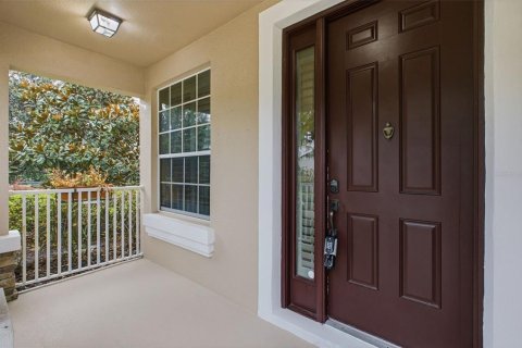 Townhouse in Oviedo, Florida 4 bedrooms, 203.64 sq.m. № 2408050 - photo 3