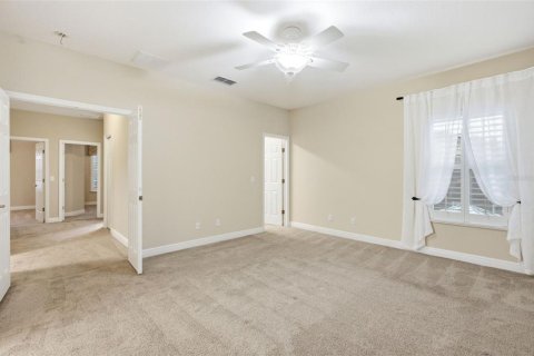 Townhouse in Oviedo, Florida 4 bedrooms, 203.64 sq.m. № 2408050 - photo 24