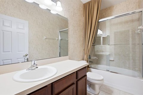 Townhouse in Oviedo, Florida 4 bedrooms, 203.64 sq.m. № 2408050 - photo 21