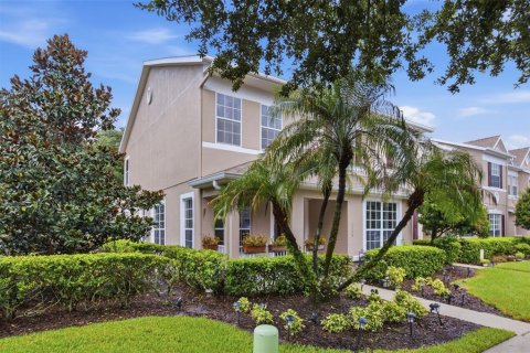 Townhouse in Oviedo, Florida 4 bedrooms, 203.64 sq.m. № 2408050 - photo 2