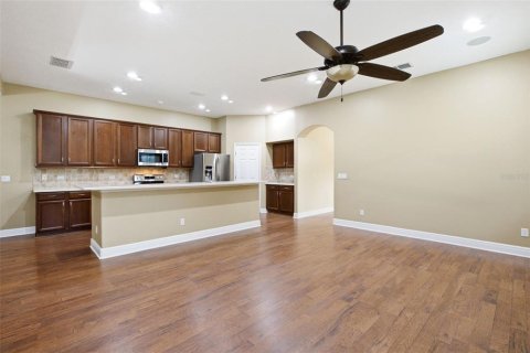 Townhouse in Oviedo, Florida 4 bedrooms, 203.64 sq.m. № 2408050 - photo 9