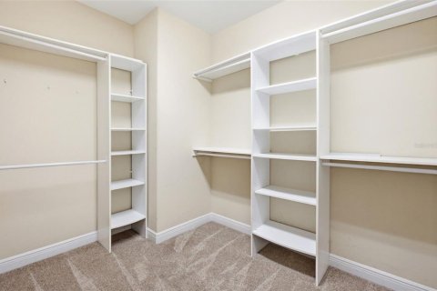 Townhouse in Oviedo, Florida 4 bedrooms, 203.64 sq.m. № 2408050 - photo 26