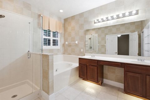Townhouse in Oviedo, Florida 4 bedrooms, 203.64 sq.m. № 2408050 - photo 27
