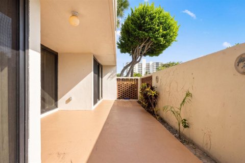 Condo in Jupiter, Florida, 2 bedrooms  № 2188249 - photo 2