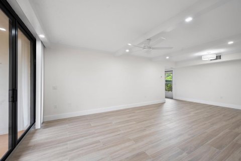 Condo in Jupiter, Florida, 2 bedrooms  № 2188249 - photo 6