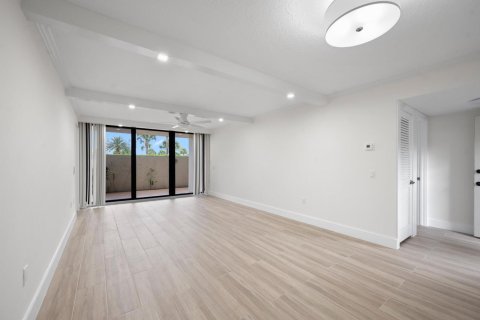 Condo in Jupiter, Florida, 2 bedrooms  № 2188249 - photo 8