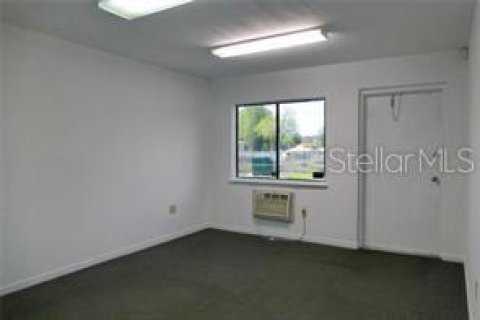 Propiedad comercial en alquiler en Ocala, Florida, 929.02 m2 № 1876934 - foto 2