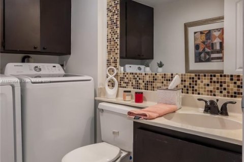 Townhouse in Davie, Florida 3 bedrooms, 138.24 sq.m. № 1801039 - photo 2