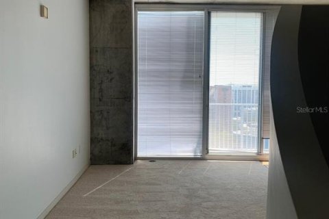 Condo in Orlando, Florida, 1 bedroom  № 2215529 - photo 5