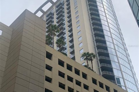 Condo in Orlando, Florida, 1 bedroom  № 2215529 - photo 2