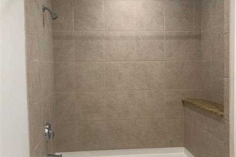 Condo in Orlando, Florida, 1 bedroom  № 2215529 - photo 12