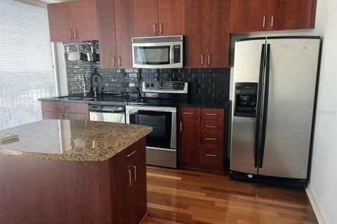 Condo in Orlando, Florida, 1 bedroom  № 2215529 - photo 6