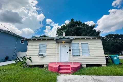 House in Orlando, Florida 4 bedrooms, 139.35 sq.m. № 2224442