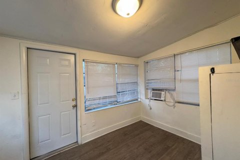 Casa en alquiler en Orlando, Florida, 4 dormitorios, 139.35 m2 № 2224442 - foto 8