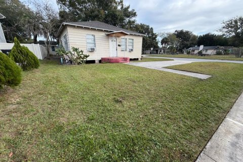 Casa en alquiler en Orlando, Florida, 4 dormitorios, 139.35 m2 № 2224442 - foto 3