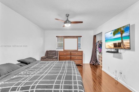 Condo in Lauderhill, Florida, 2 bedrooms  № 2026970 - photo 12