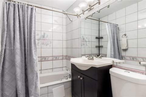 Adosado en venta en Dania Beach, Florida, 3 dormitorios, 171.87 m2 № 1998929 - foto 24