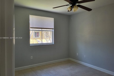 Снять в аренду кондоминиум в Хомстед, Флорида 3 спальни, 109.81м2, № 2050673 - фото 11