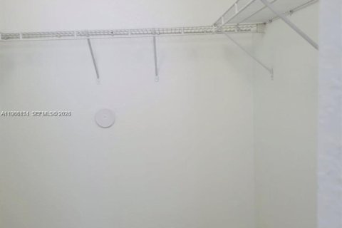 Снять в аренду кондоминиум в Хомстед, Флорида 3 спальни, 109.81м2, № 2050673 - фото 12