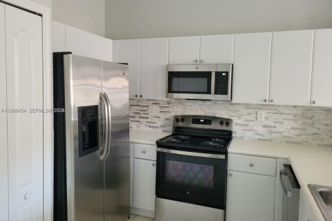 Снять в аренду кондоминиум в Хомстед, Флорида 3 спальни, 109.81м2, № 2050673 - фото 9