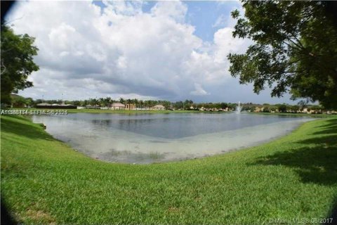 Снять в аренду кондоминиум в Хомстед, Флорида 3 спальни, 109.81м2, № 2050673 - фото 2