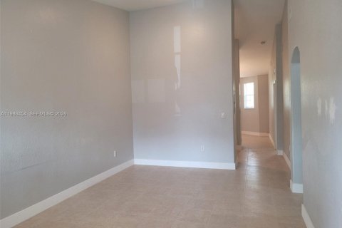 Снять в аренду кондоминиум в Хомстед, Флорида 3 спальни, 109.81м2, № 2050673 - фото 6