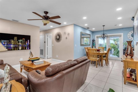 Villa ou maison à vendre à Homestead, Floride: 4 chambres, 112.97 m2 № 2025252 - photo 6