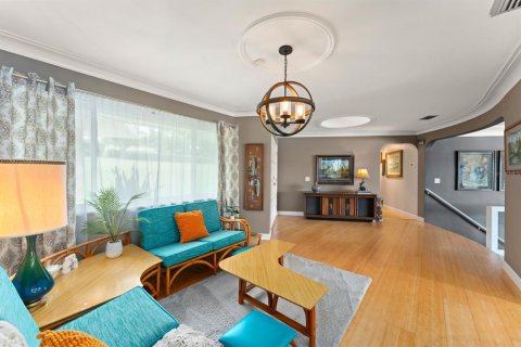 Купить виллу или дом в Юстис, Флорида 13 комнат, 373.37м2, № 2142650 - фото 13