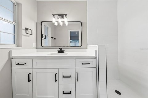Villa ou maison à vendre à Belle Isle, Floride: 3 chambres, 151.06 m2 № 2413812 - photo 9