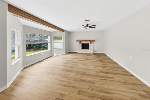 Villa ou maison à vendre à Belle Isle, Floride: 3 chambres, 151.06 m2 № 2413812 - photo 2