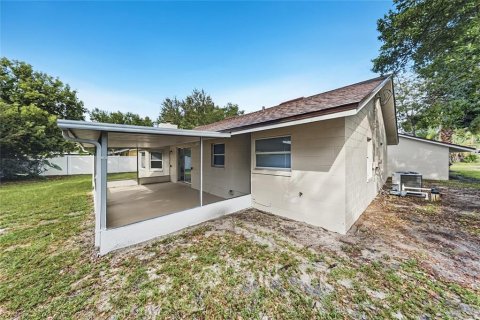 Villa ou maison à vendre à Belle Isle, Floride: 3 chambres, 151.06 m2 № 2413812 - photo 15
