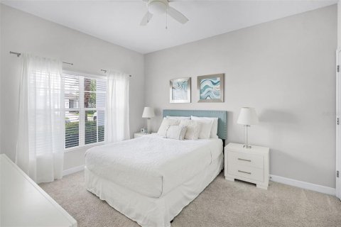 Townhouse in Davenport, Florida 4 bedrooms, 176.7 sq.m. № 1777922 - photo 23
